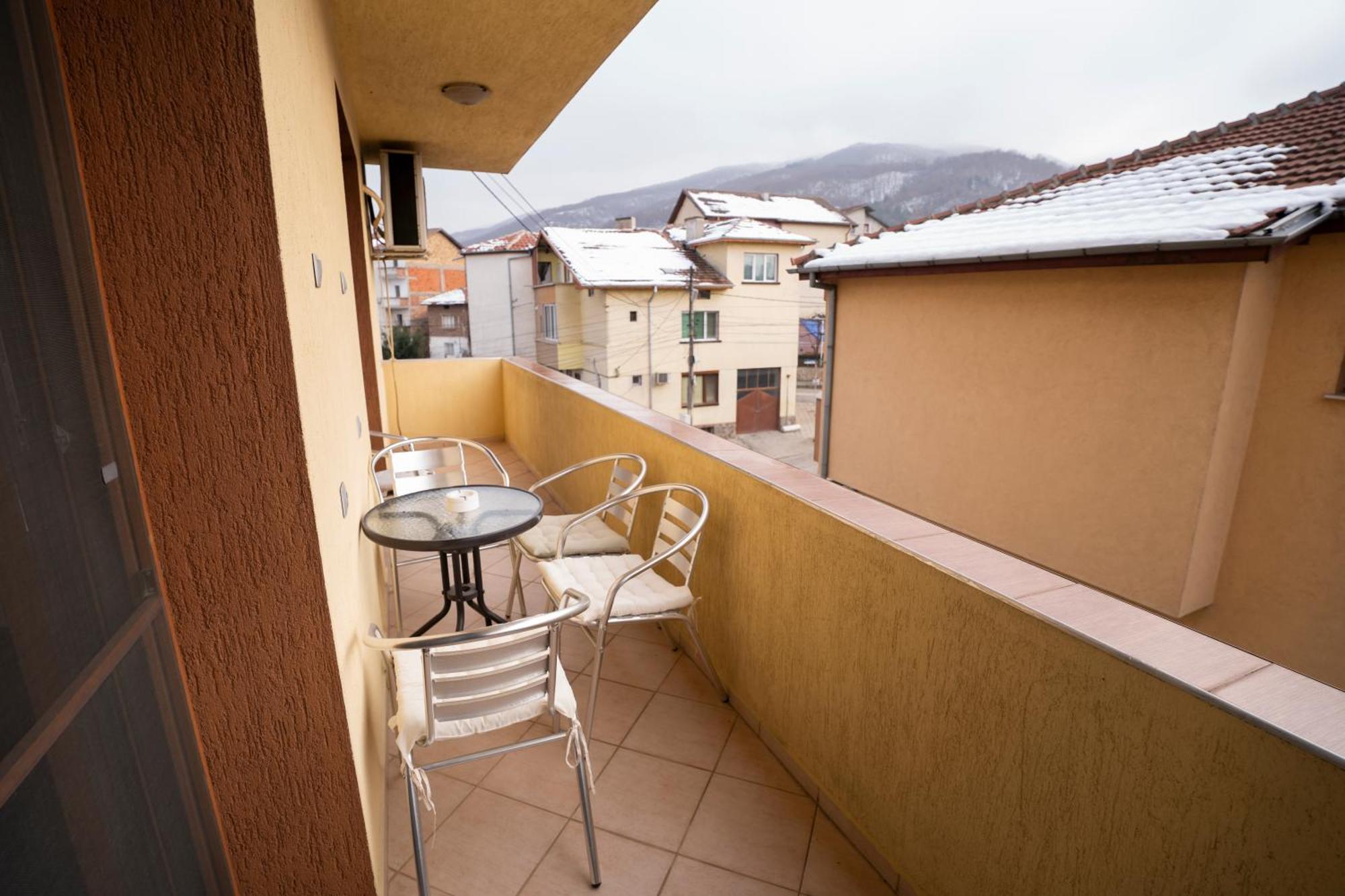 Guest House Traikovi Petrich  Buitenkant foto
